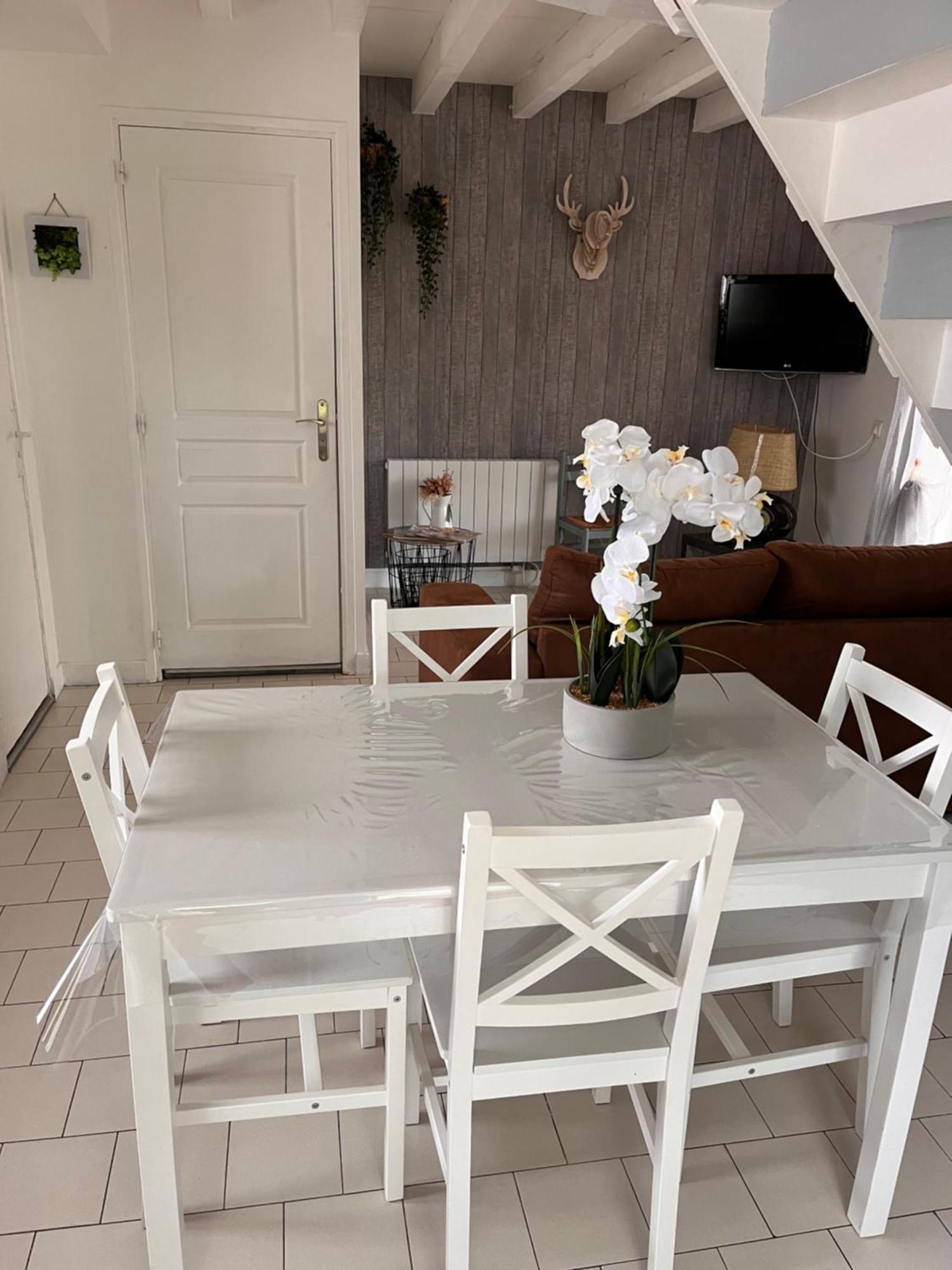 gîte chez xavier Magny-Cours Buitenkant foto