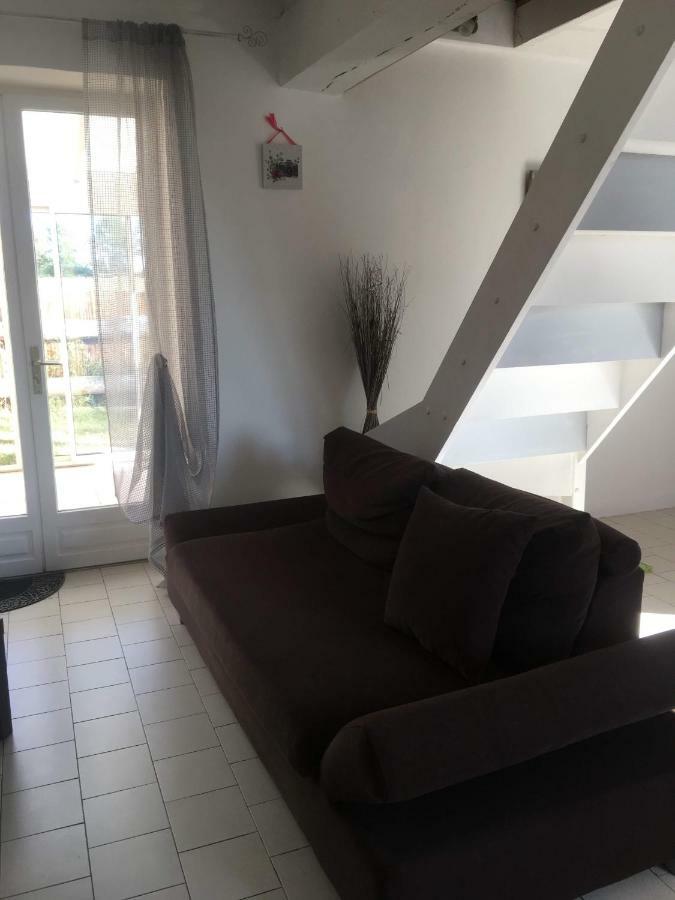 gîte chez xavier Magny-Cours Buitenkant foto